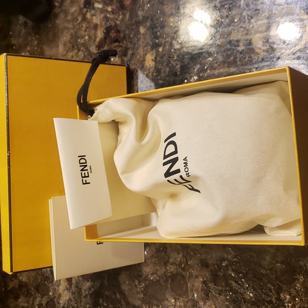 Fendi charm pom pom - Picture 12 of 12